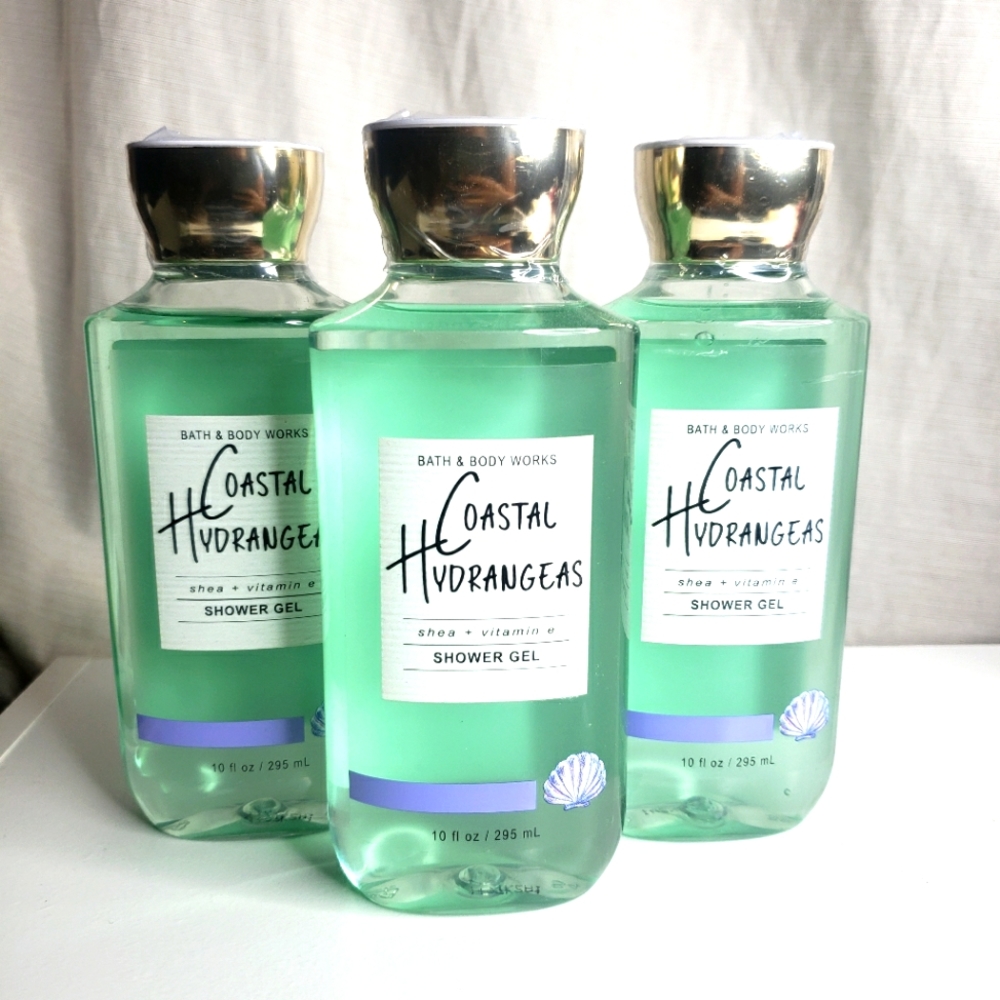 BBW COASTAL HYDRANGEAS SHOWER GEL